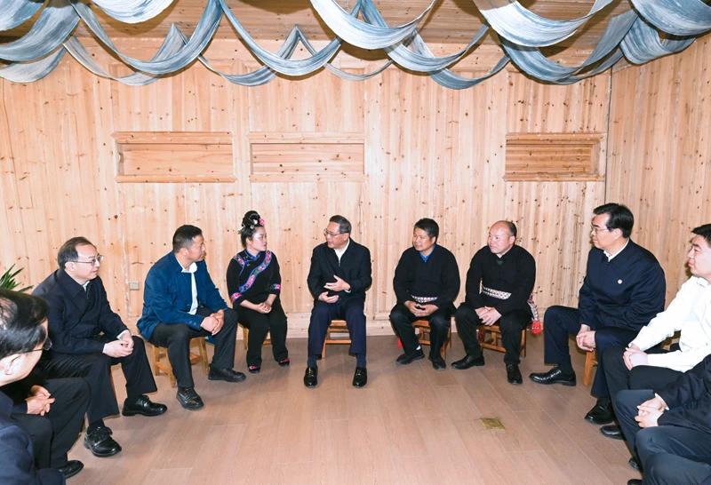 李强在贵州调研时强调毫不放松抓好各项政策举措落实扎实有效巩固拓展脱贫攻坚成果