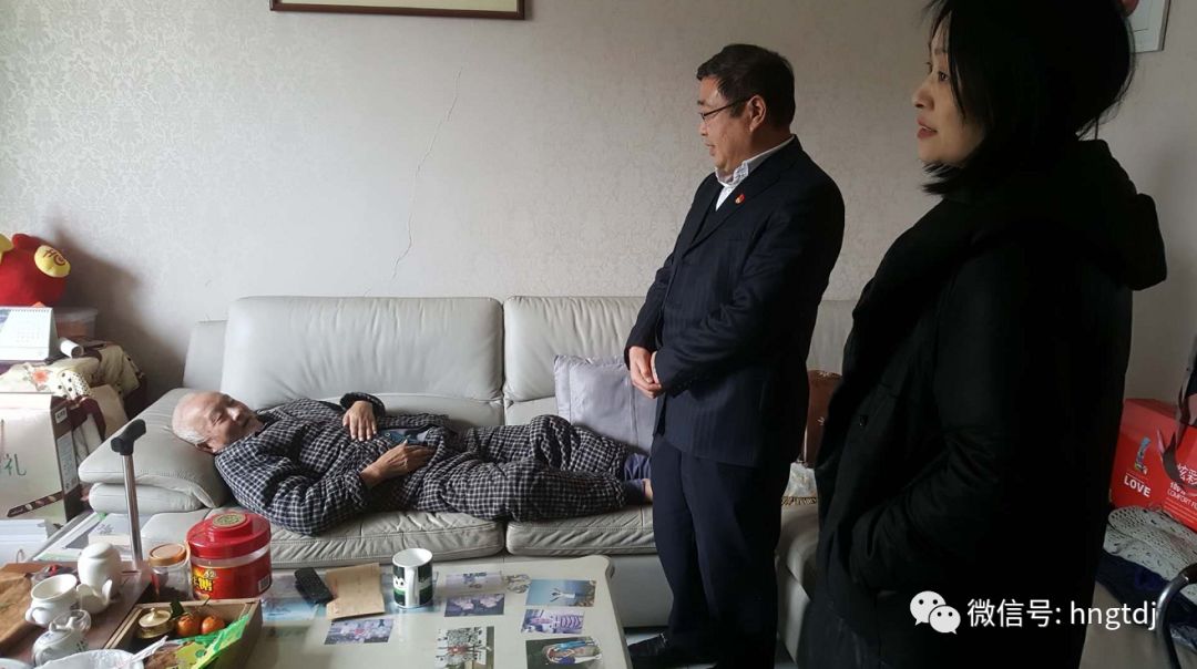 https://mmbiz.qpic.cn/mmbiz_png/vyU2fuLVsffAsRrTSU7iaR1aM7QibNwe9CSOX2VXydkRooNf0bj16rSVJLicktIibupSsggOvySzy3gIzWyRm1Phzg/640?wx_fmt=png